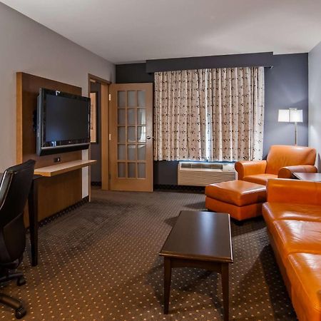 Best Western Plus Woodstock Hotel Conference Centre Екстериор снимка