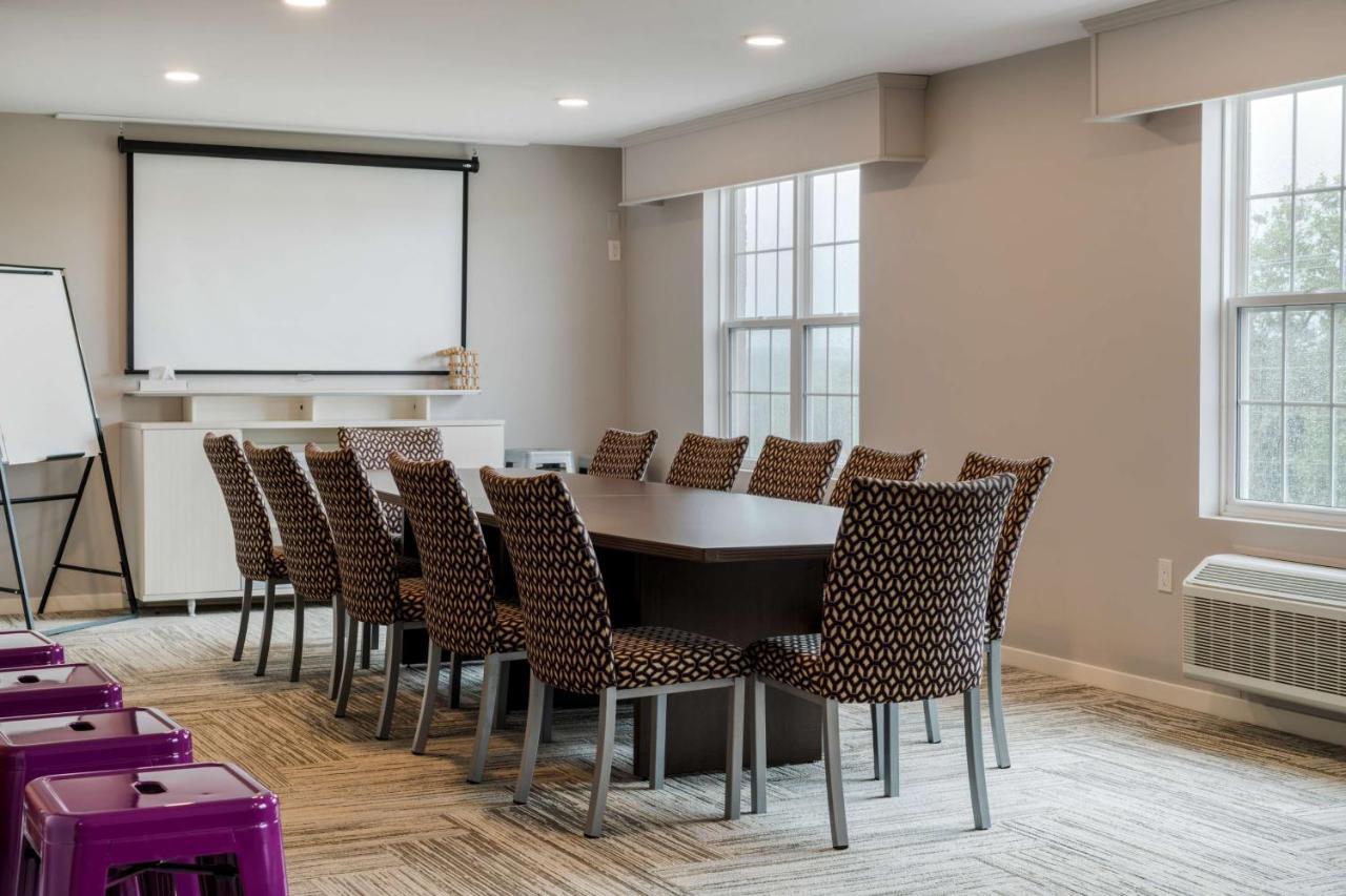 Best Western Plus Woodstock Hotel Conference Centre Екстериор снимка