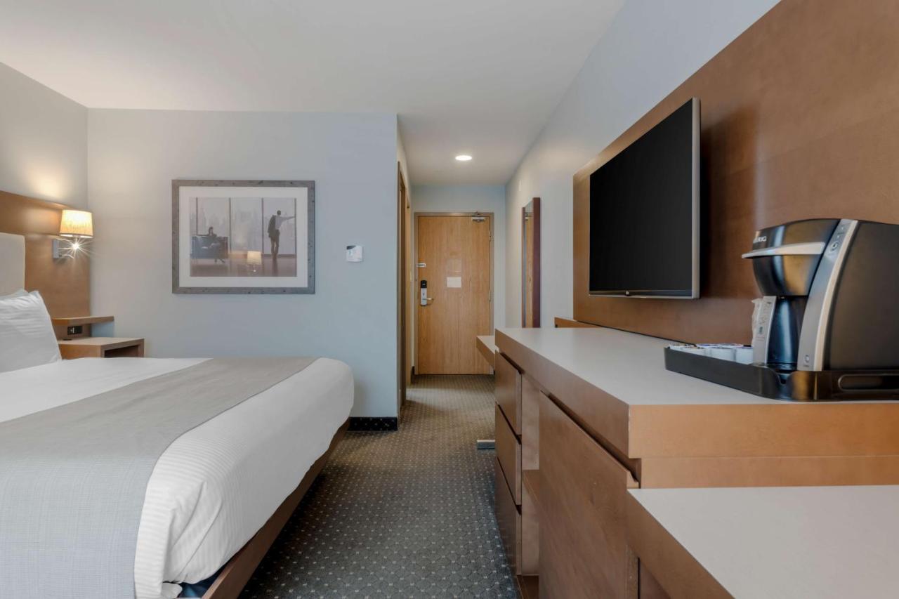 Best Western Plus Woodstock Hotel Conference Centre Екстериор снимка