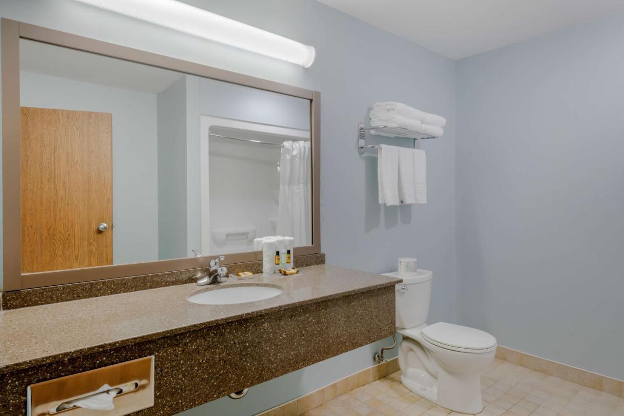 Best Western Plus Woodstock Hotel Conference Centre Екстериор снимка
