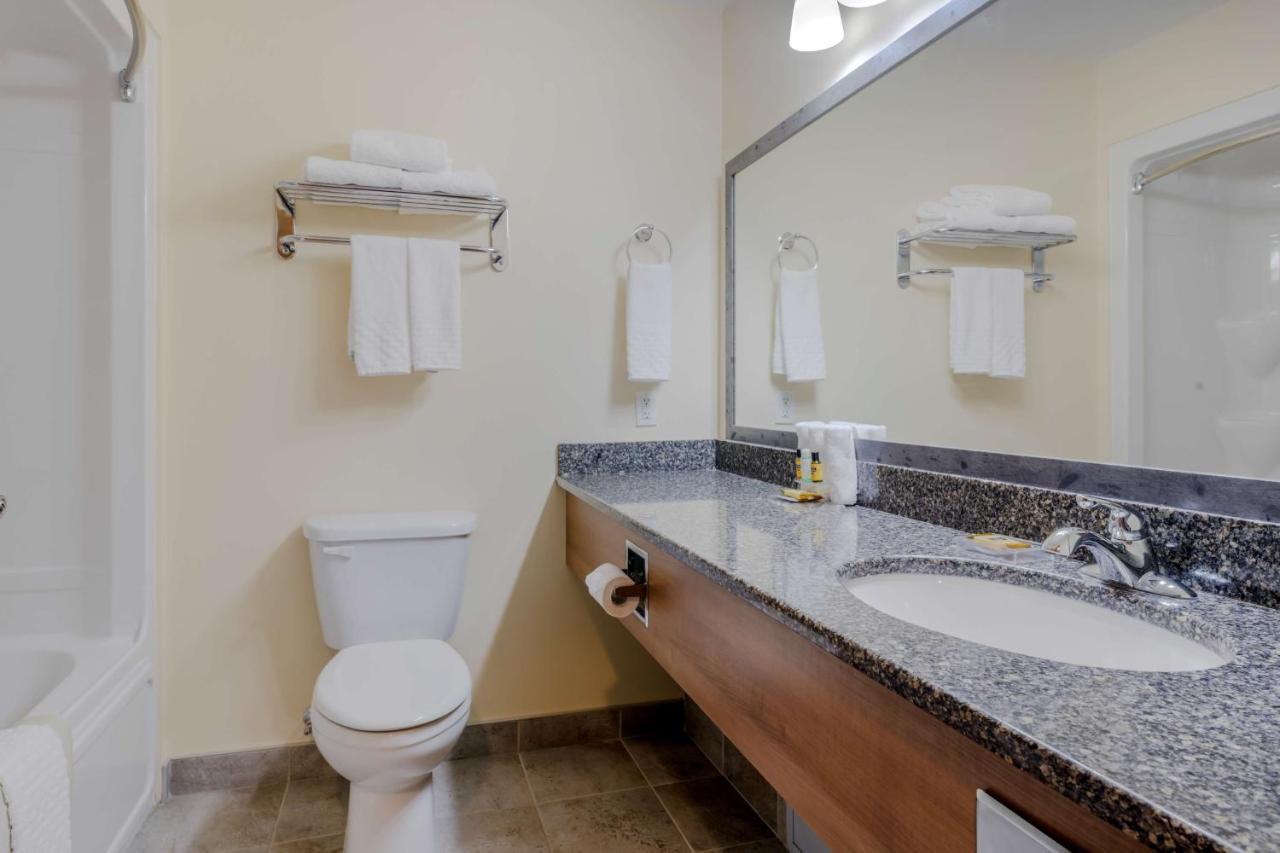 Best Western Plus Woodstock Hotel Conference Centre Екстериор снимка