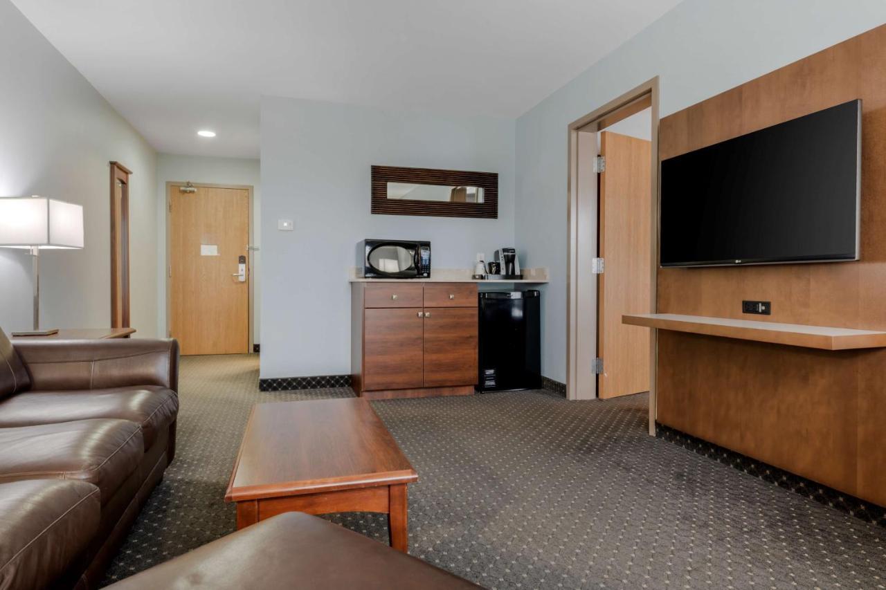 Best Western Plus Woodstock Hotel Conference Centre Екстериор снимка