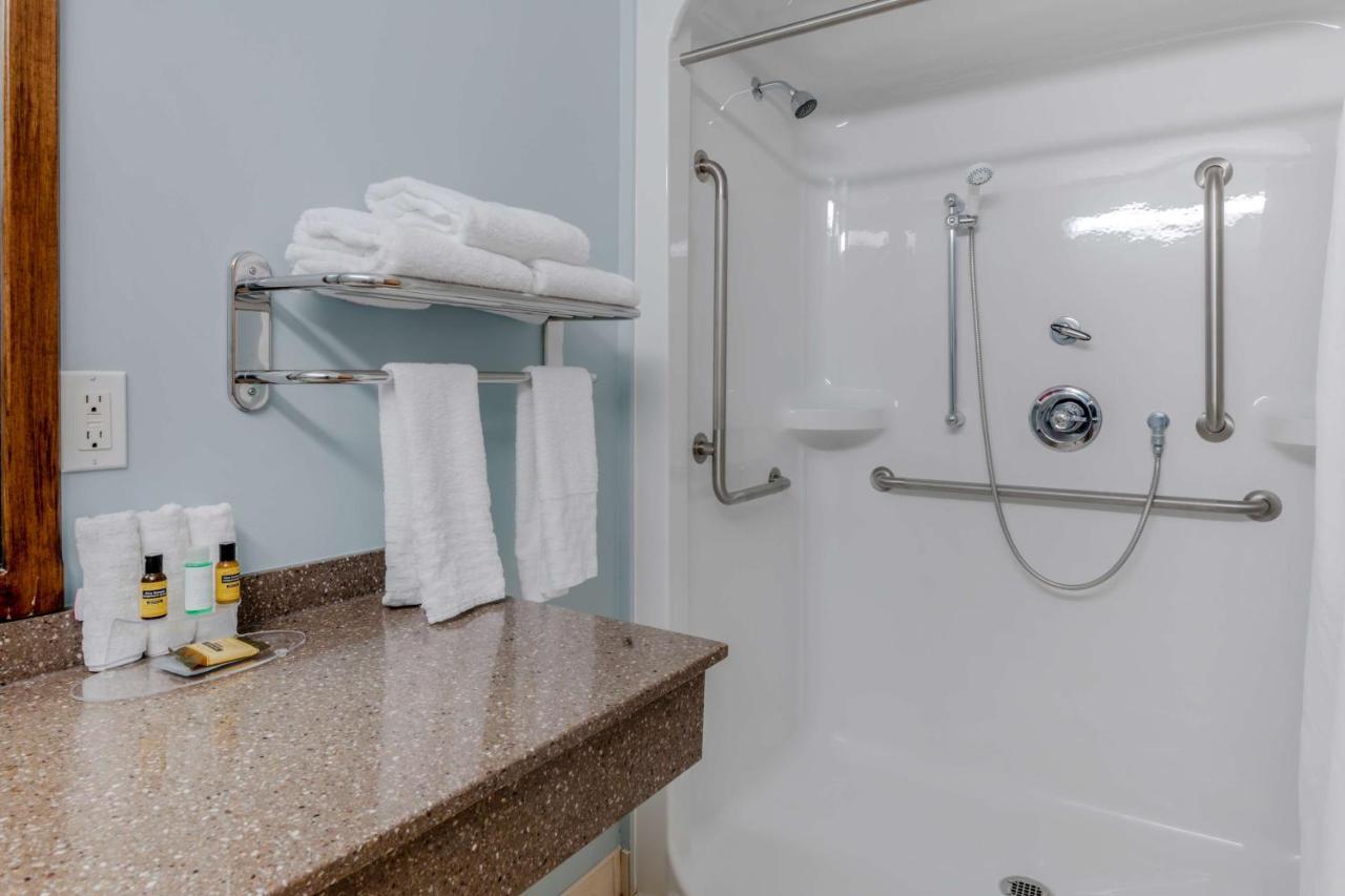 Best Western Plus Woodstock Hotel Conference Centre Екстериор снимка