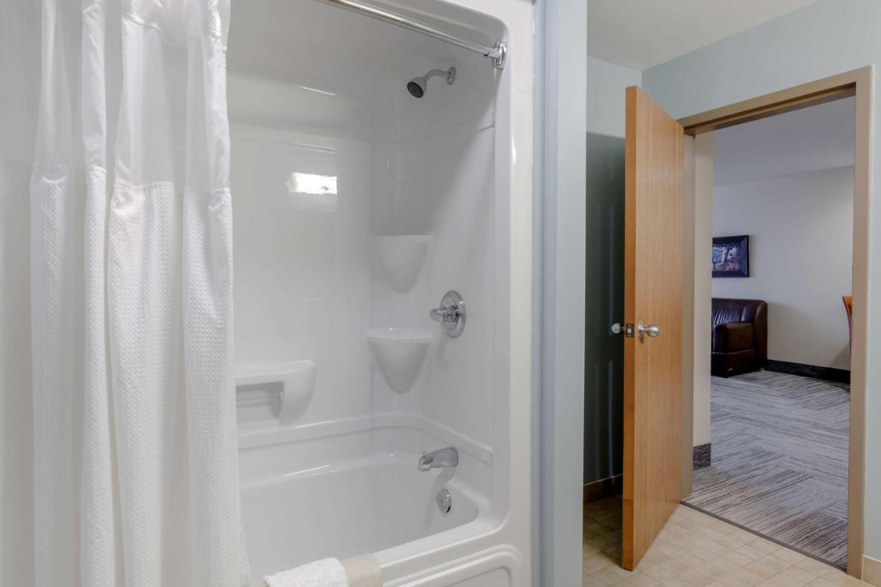 Best Western Plus Woodstock Hotel Conference Centre Екстериор снимка